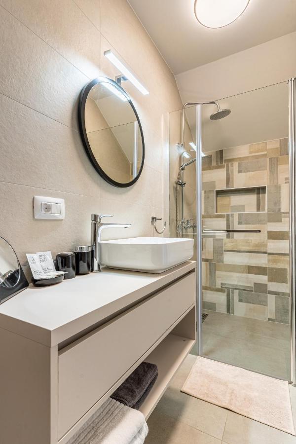 New 4 Star Apartment M&A In Town Cres Exterior photo